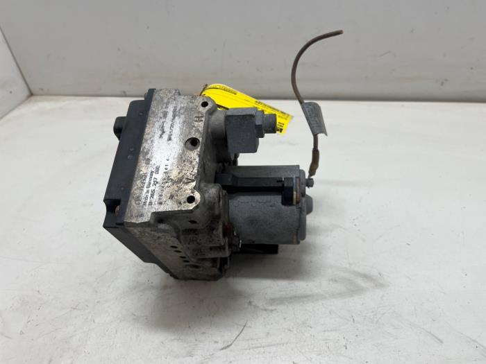 Gebruikte ABS Pomp BMW 5 serie (E39) 525 tds Prijs € 50,00 Margeregeling aangeboden door F. van den Mosselaar autodemontage