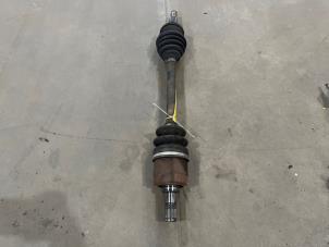 Gebruikte Steekas links-voor Kia Rio II (DE) 1.4 16V Prijs € 35,00 Margeregeling aangeboden door F. van den Mosselaar autodemontage