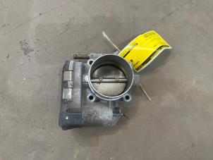 Gebruikte Gasklephuis Opel Antara (LA6) 2.4 16V 4x4 Prijs € 75,00 Margeregeling aangeboden door F. van den Mosselaar autodemontage