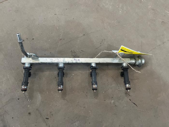 Gebruikte Verstuiver brug Opel Antara (LA6) 2.4 16V 4x4 Prijs € 100,00 Margeregeling aangeboden door F. van den Mosselaar autodemontage