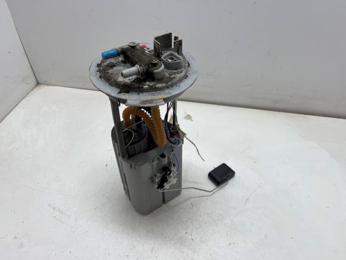 Gebruikte Tank element Pomp Opel Antara (LA6) 2.4 16V 4x4 Prijs € 35,00 Margeregeling aangeboden door F. van den Mosselaar autodemontage