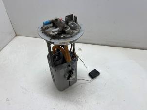 Gebruikte Tank element Pomp Opel Antara (LA6) 2.4 16V 4x4 Prijs € 35,00 Margeregeling aangeboden door F. van den Mosselaar autodemontage