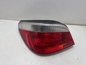 Gebruikte Achterlicht links BMW 5 serie (E60) 520i 24V Prijs € 25,00 Margeregeling aangeboden door F. van den Mosselaar autodemontage