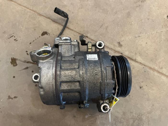 Gebruikte Aircopomp BMW 5 serie (E60) 520i 24V Prijs € 75,00 Margeregeling aangeboden door F. van den Mosselaar autodemontage