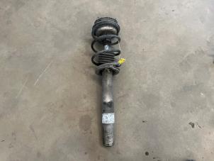 Gebruikte Schokdemperpoot links-voor BMW 5 serie (E60) 520i 24V Prijs € 45,00 Margeregeling aangeboden door F. van den Mosselaar autodemontage