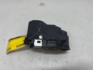 Gebruikte Deurslot Mechaniek 4Deurs links-voor BMW 5 serie (E60) 520i 24V Prijs € 15,00 Margeregeling aangeboden door F. van den Mosselaar autodemontage