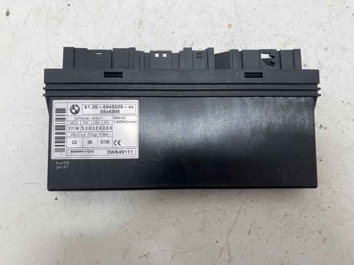 Gebruikte Bodycontrol Module BMW 5 serie (E60) 520i 24V Prijs € 25,00 Margeregeling aangeboden door F. van den Mosselaar autodemontage