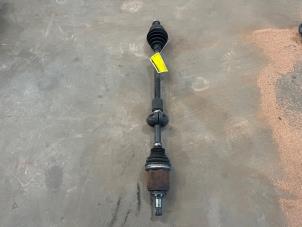 Gebruikte Aandrijfas rechts-voor Opel Corsa E 1.4 16V Prijs € 50,00 Margeregeling aangeboden door F. van den Mosselaar autodemontage