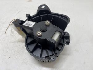 Gebruikte Chaufage Ventilatiemotor Opel Corsa E 1.4 16V Prijs € 25,00 Margeregeling aangeboden door F. van den Mosselaar autodemontage