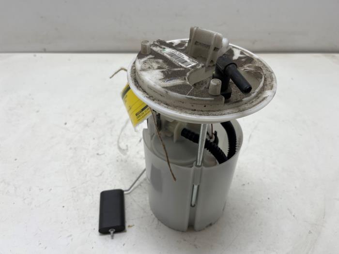 Gebruikte Tank element Pomp Opel Corsa E 1.4 16V Prijs € 35,00 Margeregeling aangeboden door F. van den Mosselaar autodemontage