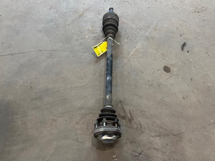 Gebruikte Aandrijfas rechts-achter BMW 1 serie (E81) 118i 16V Prijs € 25,00 Margeregeling aangeboden door F. van den Mosselaar autodemontage