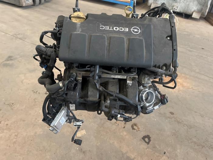 Gebruikte Motor Opel Corsa E 1.4 16V Prijs € 750,00 Margeregeling aangeboden door F. van den Mosselaar autodemontage