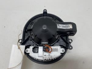 Gebruikte Chaufage Ventilatiemotor BMW 1 serie (F20) 114i 1.6 16V Prijs € 35,00 Margeregeling aangeboden door F. van den Mosselaar autodemontage