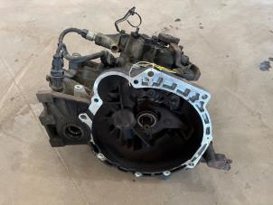 Gebruikte Versnellingsbak Kia Rio II (DE) 1.4 16V Prijs € 200,00 Margeregeling aangeboden door F. van den Mosselaar autodemontage