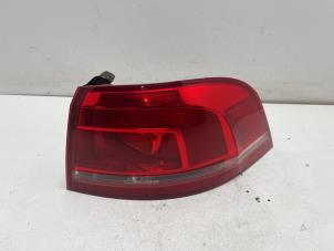 Gebruikte Achterlicht rechts Volkswagen Passat Variant (365) 1.4 TSI 16V Prijs € 35,00 Margeregeling aangeboden door F. van den Mosselaar autodemontage