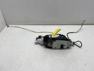 Gebruikte Portierslot Mechaniek 4Deurs links-achter Mercedes S (W220) 4.0 S-400 CDI V8 32V Prijs € 35,00 Margeregeling aangeboden door F. van den Mosselaar autodemontage