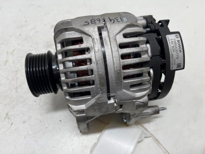 Gebruikte Dynamo Skoda Octavia (1U2) 1.6 Prijs € 35,00 Margeregeling aangeboden door F. van den Mosselaar autodemontage