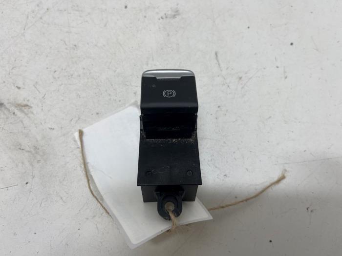 Gebruikte Handrem schakelaar Mazda CX-5 I (KE,GH) 2.2 Skyactiv D 175 16V 4WD Prijs € 35,00 Margeregeling aangeboden door F. van den Mosselaar autodemontage