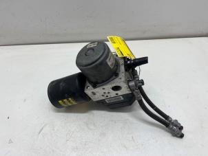 Gebruikte ABS Pomp Kia Optima 2.0 CVVT Hybrid 16V Prijs € 200,00 Margeregeling aangeboden door F. van den Mosselaar autodemontage