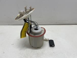 Gebruikte Tank element Pomp Kia Optima 2.0 CVVT Hybrid 16V Prijs € 150,00 Margeregeling aangeboden door F. van den Mosselaar autodemontage