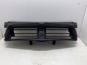 Gebruikte Luchtgeleider Kia Optima 2.0 CVVT Hybrid 16V Prijs € 100,00 Margeregeling aangeboden door F. van den Mosselaar autodemontage