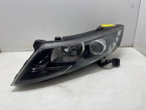 Gebruikte Koplamp links Kia Optima 2.0 CVVT Hybrid 16V Prijs € 350,00 Margeregeling aangeboden door F. van den Mosselaar autodemontage