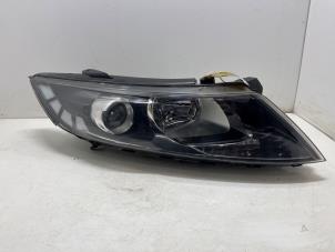 Gebruikte Koplamp rechts Kia Optima 2.0 CVVT Hybrid 16V Prijs € 350,00 Margeregeling aangeboden door F. van den Mosselaar autodemontage