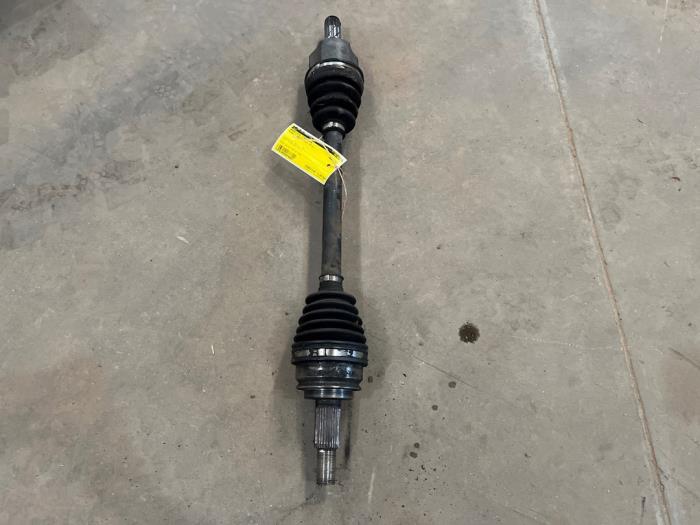 Gebruikte Aandrijfas links-voor Renault Kangoo Express (FW) 1.5 dCi 90 FAP Prijs € 50,00 Margeregeling aangeboden door F. van den Mosselaar autodemontage