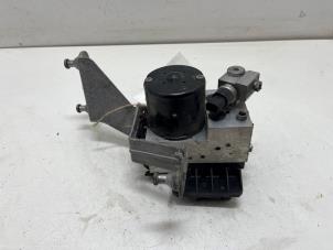 Gebruikte ABS Pomp Mercedes S (W220) 4.0 S-400 CDI V8 32V Prijs € 25,00 Margeregeling aangeboden door F. van den Mosselaar autodemontage