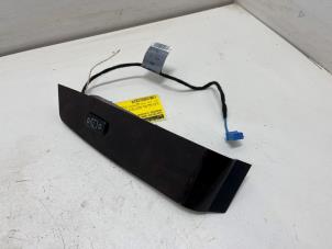 Gebruikte Raam schakelaar elektrisch Mercedes S (W220) 4.0 S-400 CDI V8 32V Prijs € 10,00 Margeregeling aangeboden door F. van den Mosselaar autodemontage