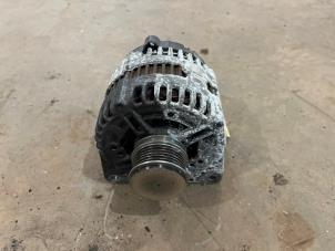 Gebruikte Dynamo Volkswagen Passat (3C2) 1.9 TDI Prijs € 50,00 Margeregeling aangeboden door F. van den Mosselaar autodemontage