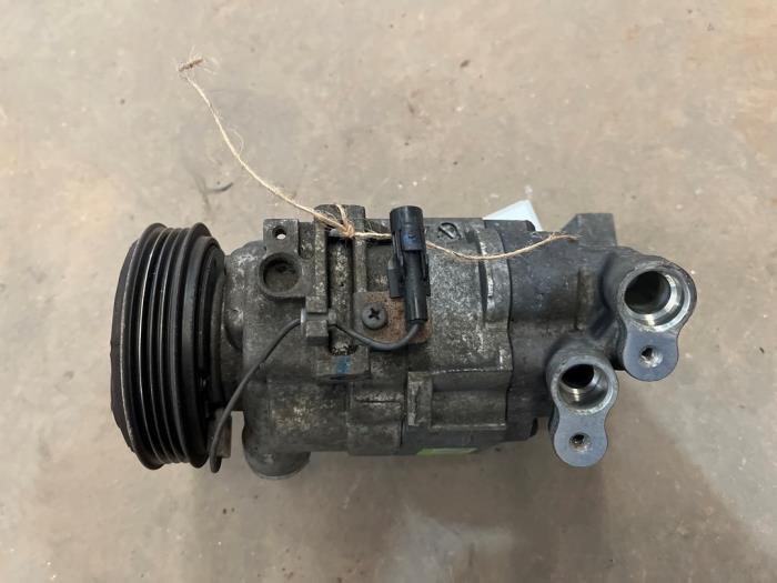 Aircopomp van een Opel Agila (B) 1.2 16V 2008