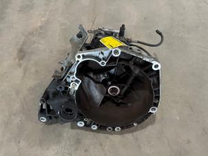 Gebruikte Versnellingsbak Fiat Grande Punto (199) 1.4 Prijs € 200,00 Margeregeling aangeboden door F. van den Mosselaar autodemontage