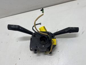 Gebruikte Licht + Raw Schakelaar Fiat Grande Punto (199) 1.3 JTD Multijet 16V 85 Actual Prijs € 65,00 Margeregeling aangeboden door F. van den Mosselaar autodemontage