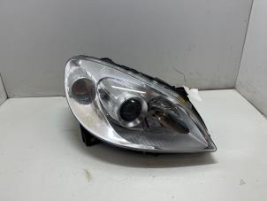 Gebruikte Rechter Koplamp Mercedes B (W245) 2.0 B-200 16V Turbo Prijs € 60,00 Margeregeling aangeboden door F. van den Mosselaar autodemontage