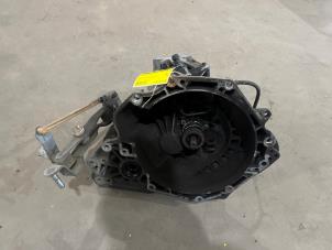 Gebruikte Versnellingsbak Opel Corsa D 1.2 16V Prijs € 150,00 Margeregeling aangeboden door F. van den Mosselaar autodemontage