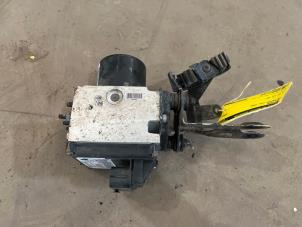 Gebruikte ABS Pomp Volkswagen Passat Variant (3C5) 2.0 FSI 16V Prijs € 25,00 Margeregeling aangeboden door F. van den Mosselaar autodemontage