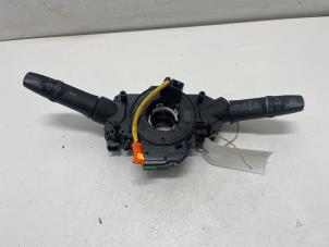 Gebruikte Combischakelaar Stuurkolom Mitsubishi Space Star (A0) 1.0 12V Prijs € 25,00 Margeregeling aangeboden door F. van den Mosselaar autodemontage