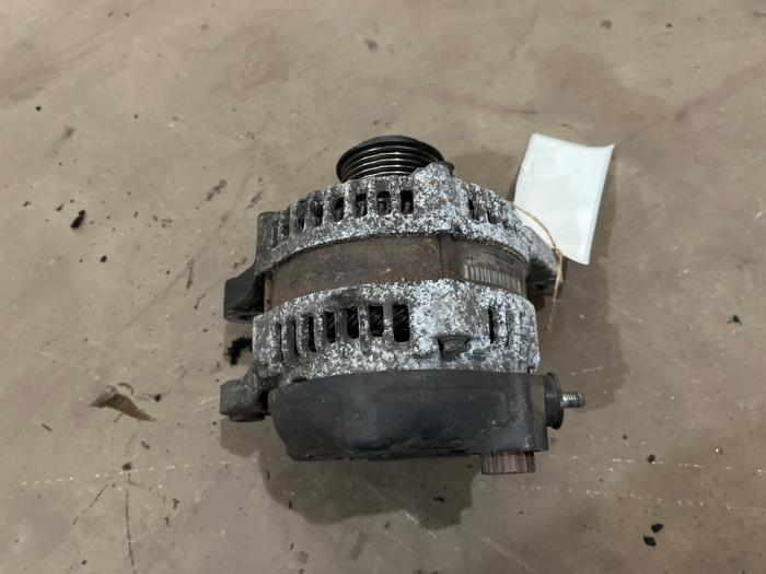 Gebruikte Dynamo Kia Sorento II (XM) 2.2 CRDi 16V VGT 4x4 Prijs € 45,00 Margeregeling aangeboden door F. van den Mosselaar autodemontage