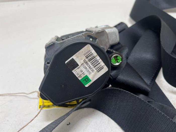 Veiligheidsgordel rechts-voor van een Ford Mondeo IV Wagon 2.0 TDCi 130 16V 2008