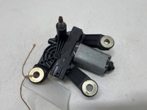 Gebruikte Ruitenwissermotor achter BMW Mini One/Cooper (R50) 1.6 16V Cooper Prijs € 50,00 Margeregeling aangeboden door F. van den Mosselaar autodemontage