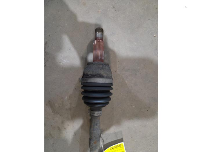 Gebruikte Steekas rechts-voor Mazda 2 (DE) 1.3 16V S-VT High Power Prijs € 35,00 Margeregeling aangeboden door F. van den Mosselaar autodemontage