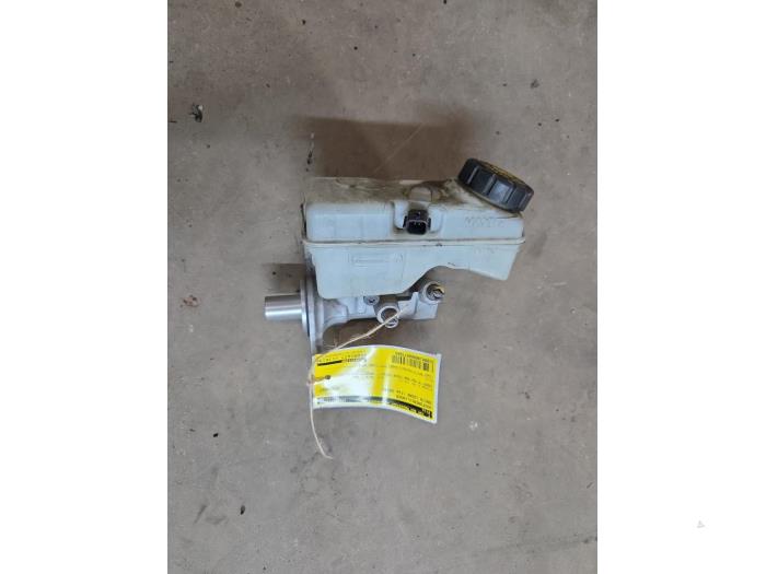 Gebruikte Hoofdremcilinder Dacia Logan MCV II/III/Sandero Wagon 0.9 TCE 12V Prijs € 15,00 Margeregeling aangeboden door F. van den Mosselaar autodemontage