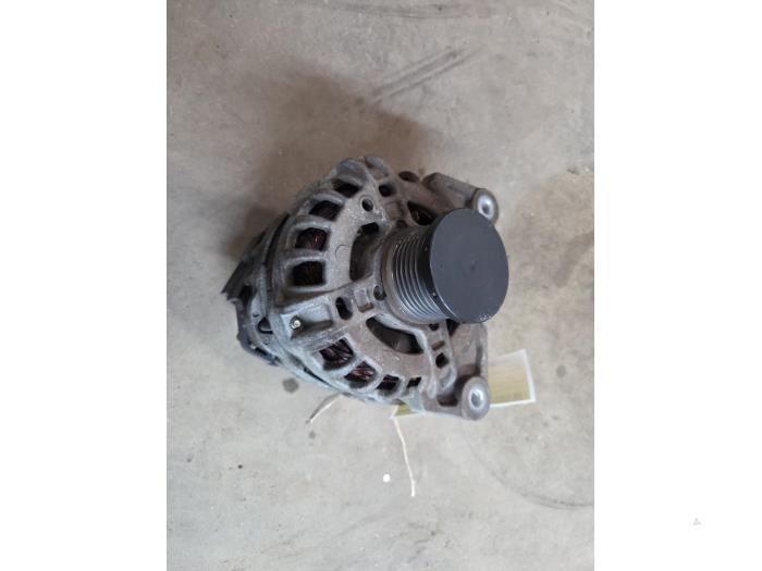 Dynamo van een Dacia Logan MCV II/Sandero Wagon (7S) 0.9 TCE 12V 2014