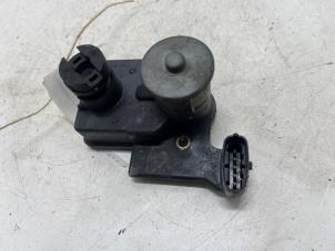 Gebruikte Wervelklep motor Kia Carens III (FG) 2.0 CRDI VGT 16V Prijs € 20,00 Margeregeling aangeboden door F. van den Mosselaar autodemontage