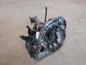 Gebruikte Versnellingsbak Dacia Logan MCV II/Sandero Wagon (7S) 0.9 TCE 12V Prijs € 200,00 Margeregeling aangeboden door F. van den Mosselaar autodemontage