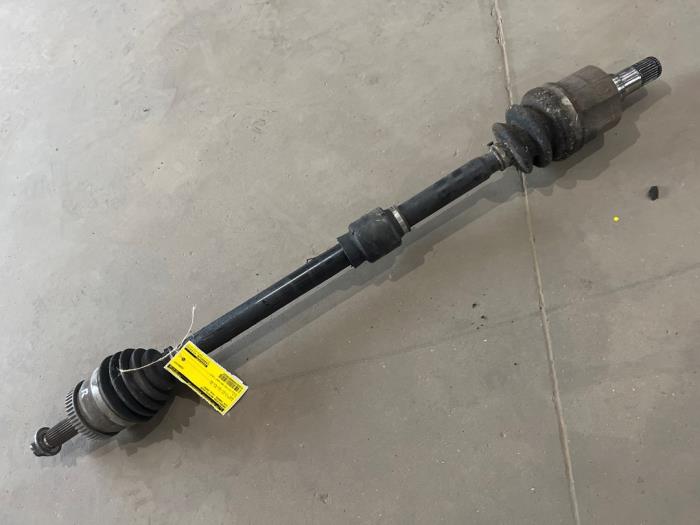 Gebruikte Steekas rechts-voor Kia Carens III (FG) 2.0 CRDI VGT 16V Prijs € 35,00 Margeregeling aangeboden door F. van den Mosselaar autodemontage