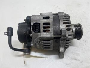 Gebruikte Dynamo Kia Carens III (FG) 2.0 CRDI VGT 16V Prijs € 50,00 Margeregeling aangeboden door F. van den Mosselaar autodemontage