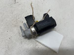 Gebruikte Vacuum ventiel Kia Carens III (FG) 2.0 CRDI VGT 16V Prijs € 15,00 Margeregeling aangeboden door F. van den Mosselaar autodemontage