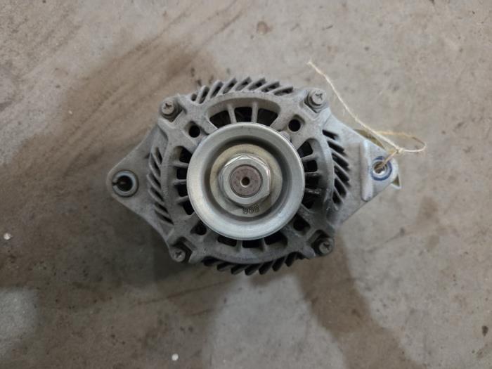 Dynamo van een Opel Agila (B) 1.0 12V 2014